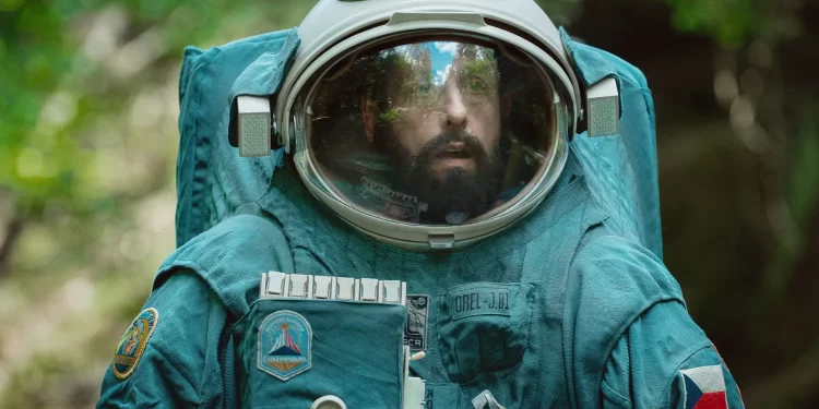 15 Space Movies on Netflix That are Completely Out of This World