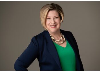 Leanne Teston Enables Females in the Financial Industry to Reach Six-Figure Income Levels Without Cold Calls