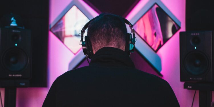 Essential Tools to Save and Record Twitch Clips