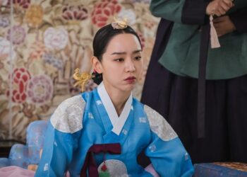 These 7 TV Dramedies on Netflix Will Make You Want to Binge-Watch This Week