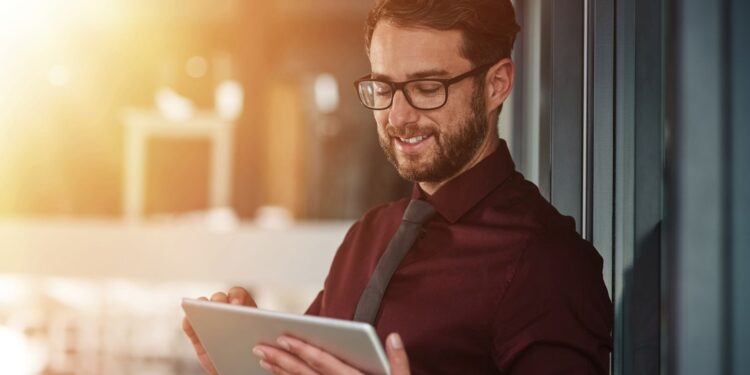 Unleash Your Powerhouse Entrepreneur Persona with Tailor Brands