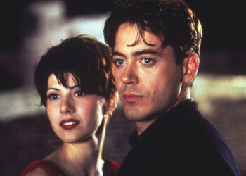 You Might Want to Watch These 8 RomCom Movies on Netflix on Your Next Night In