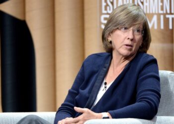 15 Powerhouse Billionaire Tech Investors You Need to Know