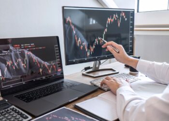 Mastering Wealth: 10 Crucial Tips for Novice Stock Market Investors in 2024