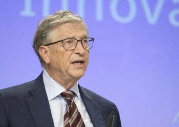 15 Powerhouse Billionaire Tech Investors You Need to Know