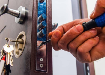 Key Questions to Ask a Locksmith in Weston FL 