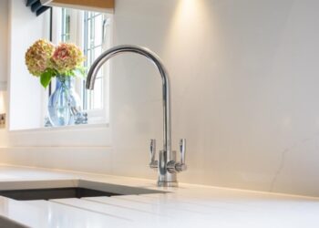 Engineered Elegance – Why Quartz Worktops Are Taking Over Modern Kitchens?
