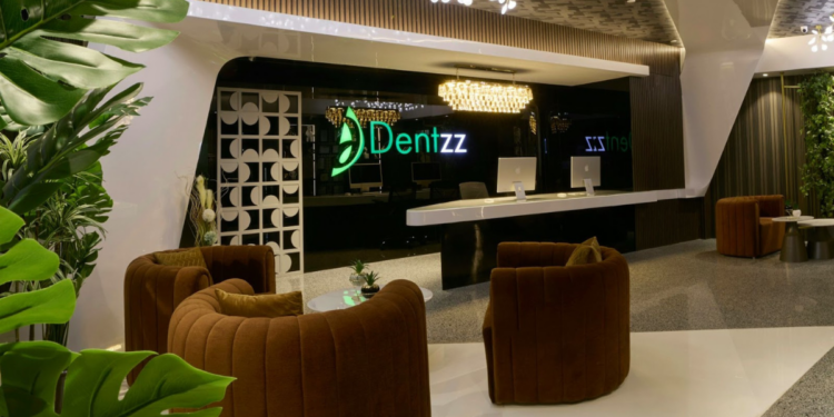 What Dentzz Dental Reviews Reveal About Dental Tourism and Advanced Implants