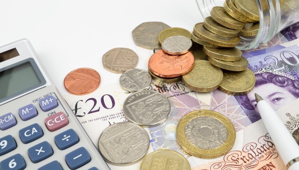 Why UK Investors Are Abandoning SIPPs, NS&I, and ISAs for FX273’s Superior Returns