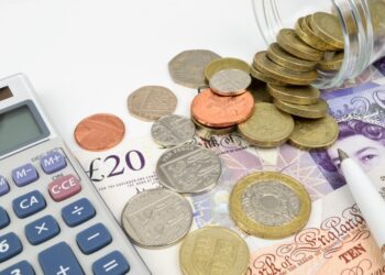 Why UK Investors Are Abandoning SIPPs, NS&I, and ISAs for FX273’s Superior Returns