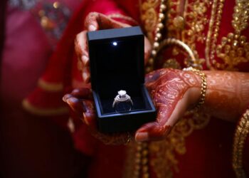 The Sparkling Truth About Lab-Created Diamond Rings